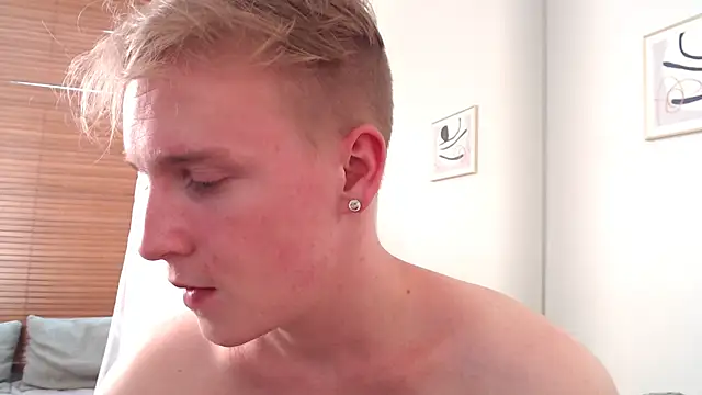 AlexxSweet webcam
