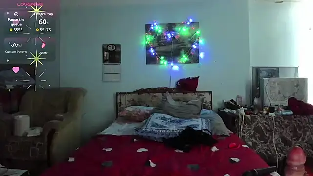 _lady_red_ webcam