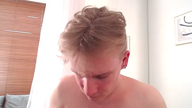 AlexxSweet webcam