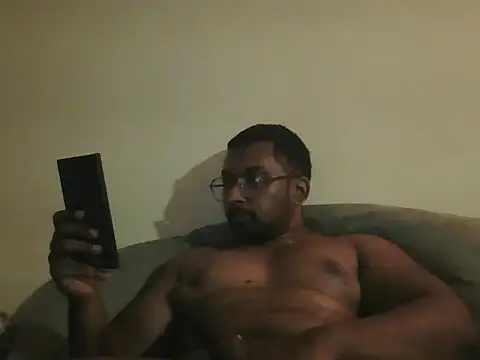 Straightchennaibull webcam