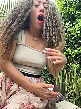 roxyrougee webcam