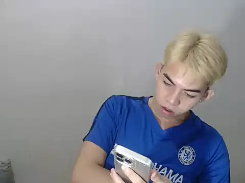 Urhotsilverboy webcam