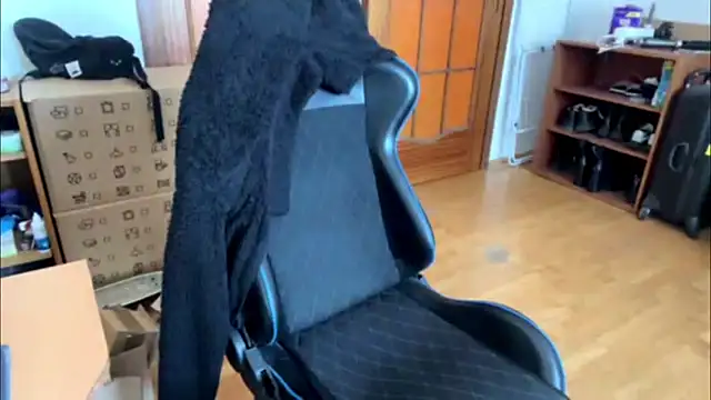 PillowPeachX webcam
