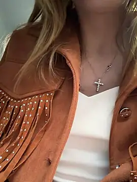 -AngelAri-
