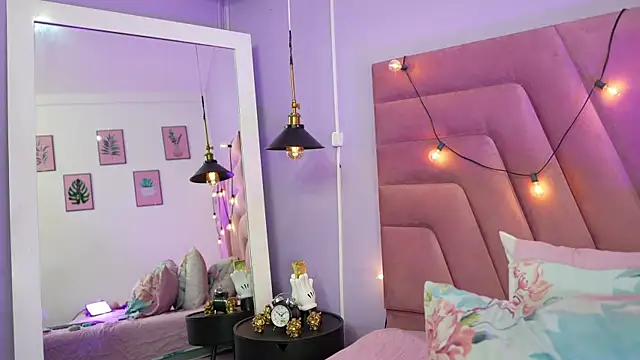 kinkylittlegirll webcam