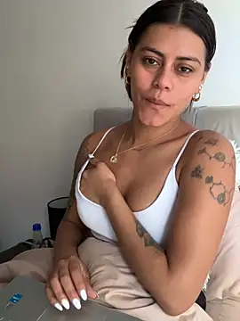 RachelWeisz_ webcam