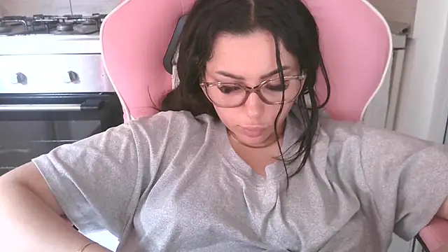 LovelyJulliette webcam