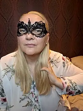 MaskedQueen77 webcam