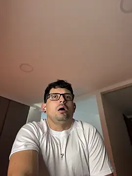 TroyeSavage live sex cam