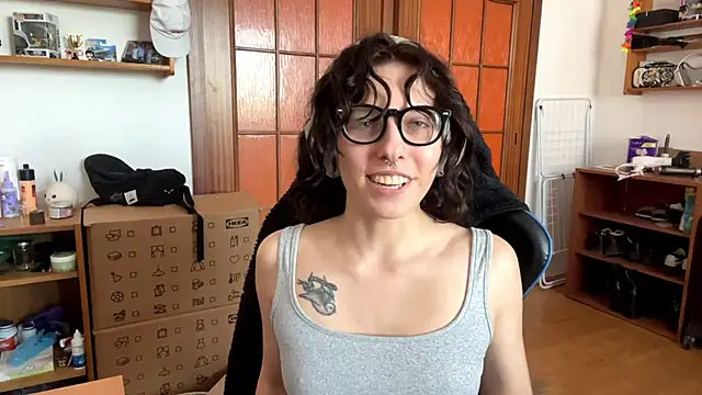 PillowPeachX webcam