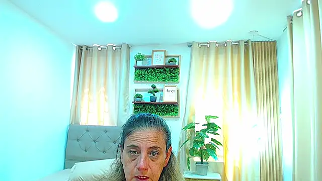 sasi_luna - Sasi_luna's free webcam - UK Sex Cams