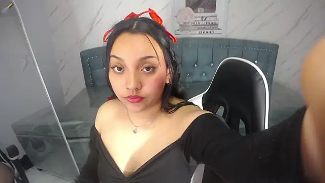 lia_harper_t webcam
