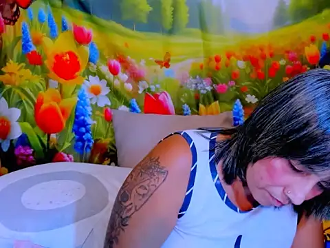 indianroxy webcam