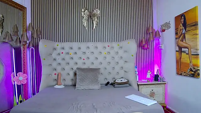 PlayfulShow webcam
