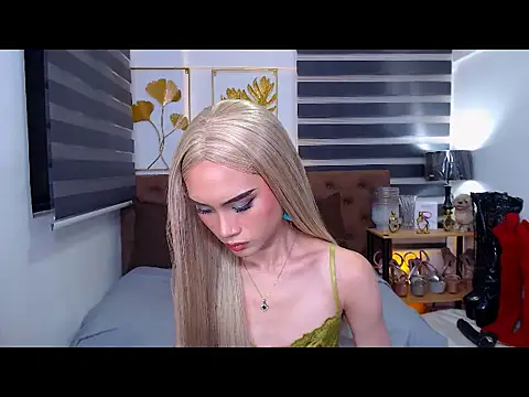 JuicyCockThea webcam