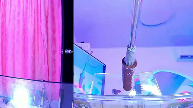 NathaxaLeans webcam