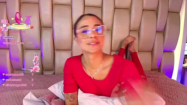 Sweet--Zoe webcam