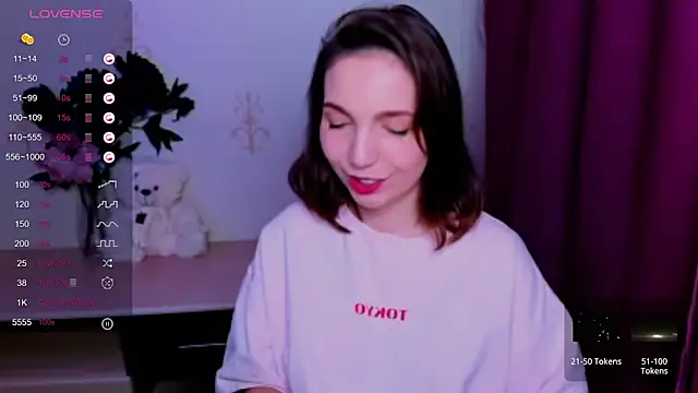 KindHazelHere_ webcam