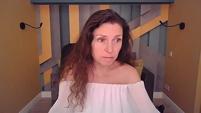 EllaLong webcam