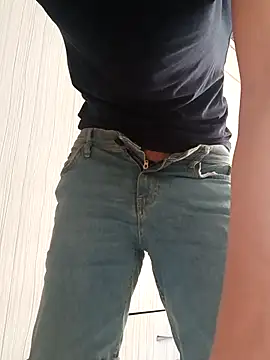 johnysinss16 - Johnysinss16's free webcam - UK Sex Cams