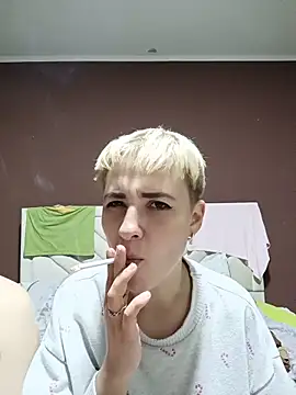 Gussie_Bridie webcam