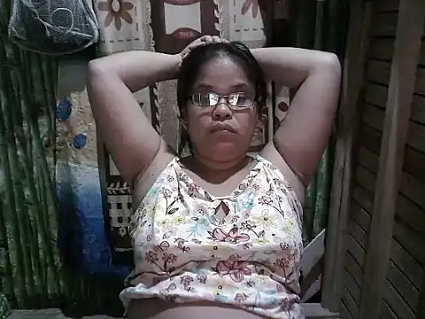 Hotty_babe23 webcam