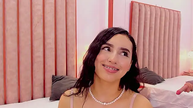 Zoe_Monrow webcam