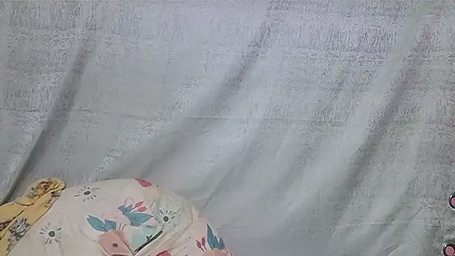 SexyIndianSky69 webcam