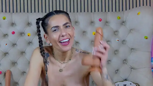 PlayfulShow webcam