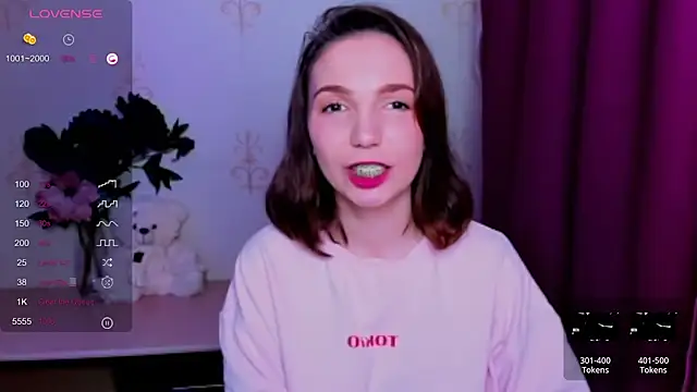 KindHazelHere_ webcam