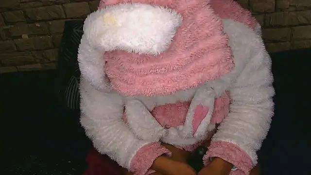 Sweethoneyglow webcam