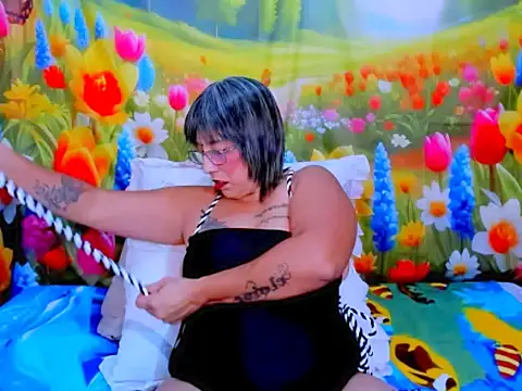 indianroxy webcam