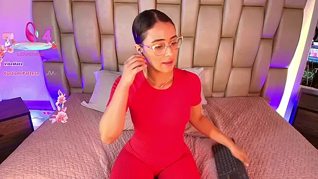 sweet--zoe - Sweet--Zoe's free webcam - UK Sex Cams