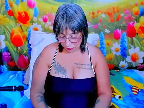 indianroxy webcam