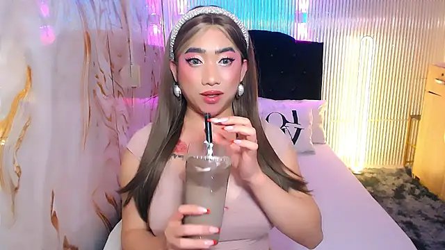 yourTsFantasyBigCock webcam