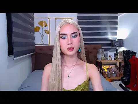 JuicyCockThea webcam