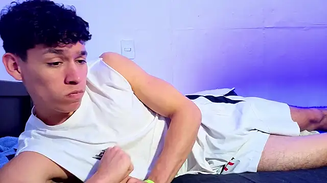Luke_Muscle webcam