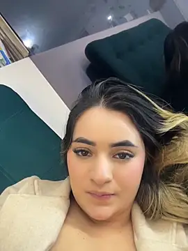 Antonella_Julieta webcam