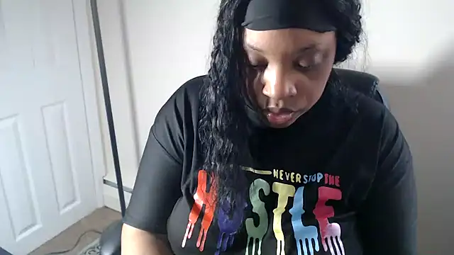 Sexymona1218 webcam