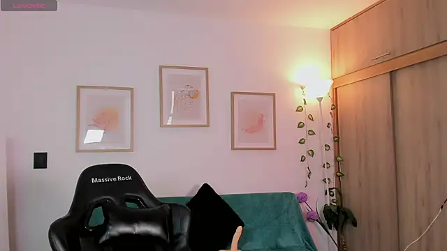 aleja_montiel__ webcam