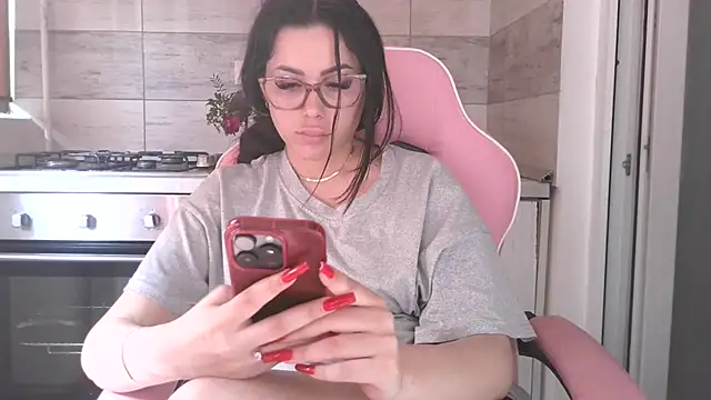 LovelyJulliette webcam