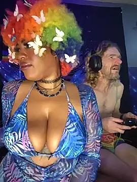 AmazonianMistress webcam