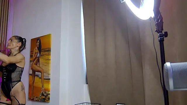 PlayfulShow webcam