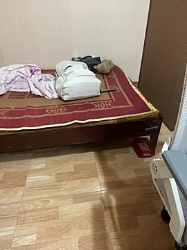 Mina048 webcam