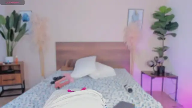 Niicol_Jenner webcam