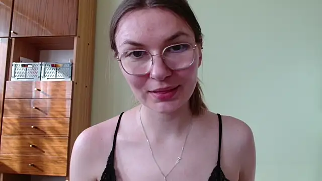 LooveELLYx webcam