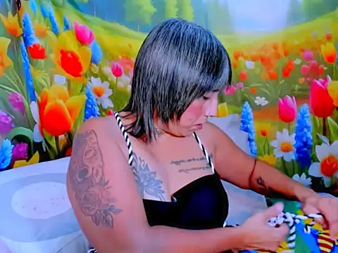 indianroxy webcam