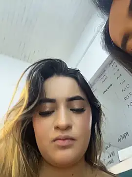 Antonella_Julieta webcam
