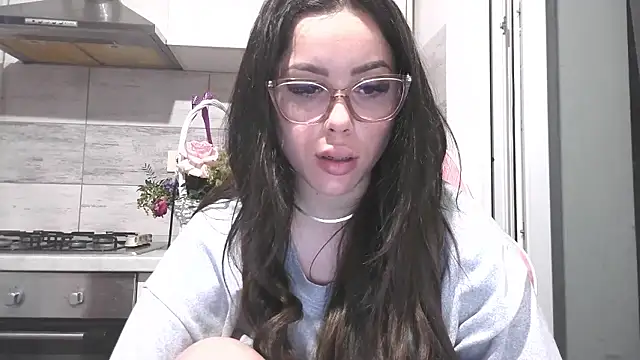 LovelyJulliette webcam