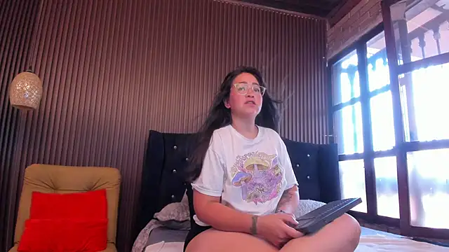 AlissBluumm webcam